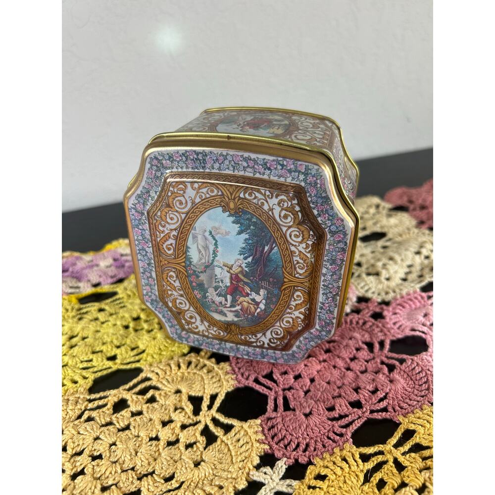 Vtg Decorative Tin with lid- Meister- Victorian Cherubs- regal intricate golden